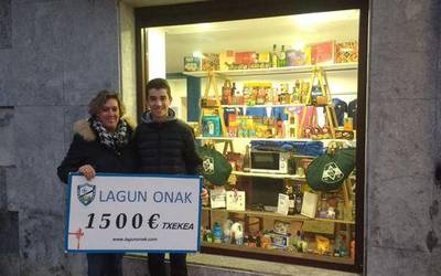 Ibai Berezibarrek irabazi du Lagun Onak futbol taldearen otarrea