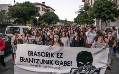 Emakume bat larriki zaurituta dago, indarkeria matxistaren ondorioz