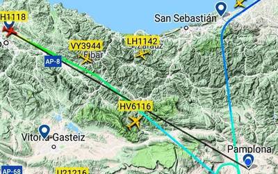 Iruñera zetorren hegazkin bat Loiura desbediratu dute eguraldiagatik