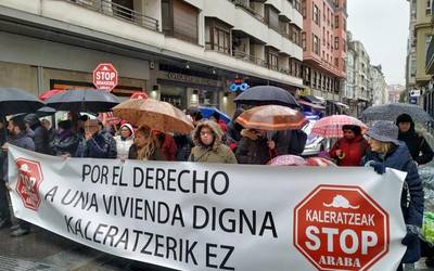 Bouchra eta semea kaleratu dituzte