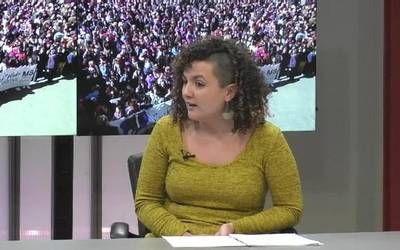 Leire Estevez: "Batez ere emakumeek egiten dituzten zaintza lanei esker funtzionaten du egungo sistemak"