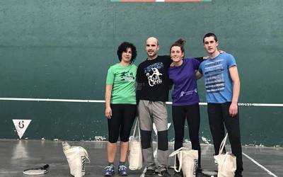 Frontenis txapelketa mistorako bikoteak gertu