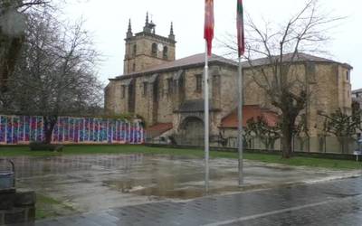 Astelehenean hasiko dira Errebote, plaza eta frontoi zaharra batzeko lanak