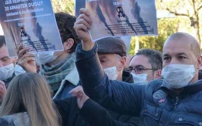 Ikatzaren eraginaren inguruko zineforuma antolatu dute Greenpeace, Durangairea eta Elorrio Bizirik plataformek