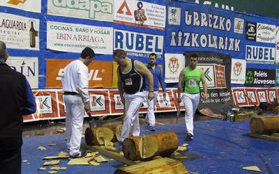Mikel Larrañagak Binakako Urrezko Aizkolarien txapelketako finalerako txartela eskuratu du