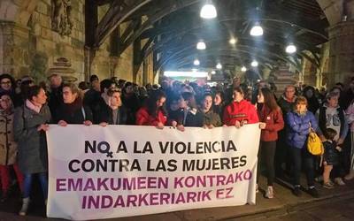 Gizon batek Neberondo inguruan 17 urteko neska bat jazarri duela salatu dute