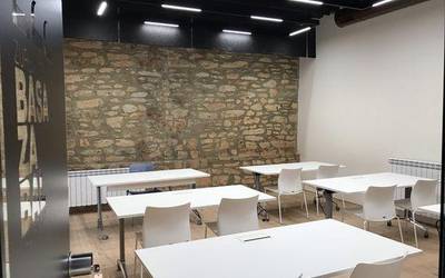 Herritarrentzat erabilgarri jarri dituzte Basazabal jauregiko gelak
