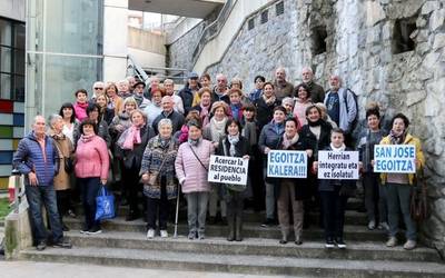 Egoitza Kalera taldea zapatuan hasiko da sinadurak biltzen