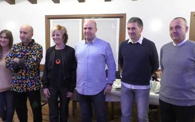 Zegamako ostatua zabaldu dute