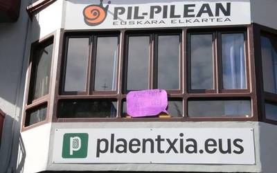 Pil-pileaneko langileok greban