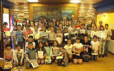 Eskolaumeen literatur lehiaketan parte hartzeko epea hilaren 22an amaituko da