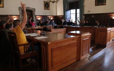 Alderdi politikoek eraso matxista gaitzestera animatu dituzte herritarrak
