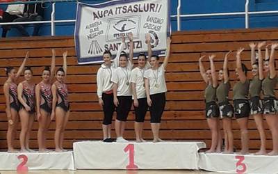 Bi sarirekin itzuli dira Santurtzitik Aresketako gimnastak