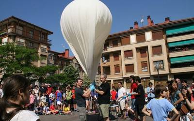 Globo bat jaurtiko dute Aranzadikoek estratosferara