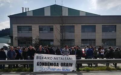 Estampaciones Bizkaiako langileek mobilizazioa egin dute Bizkaiko metalgintzako hitzarmenaren alde