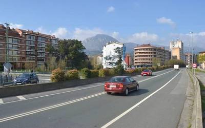 Apirilean hasiko dituzte N-634 errepidea zeharkale bihurtuko duten lanak Iurretan