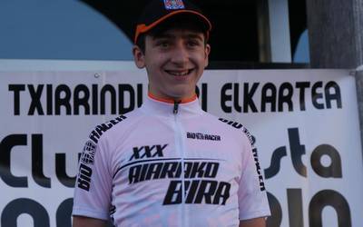 Pablo Fernandezek irabazi zuen sprintean Aiarako Birako lehen etapa