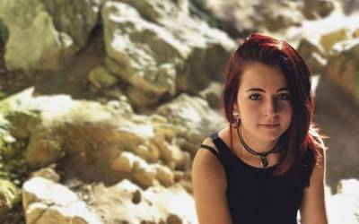 «Pertsona bakar batek zure kantaren letra ezagutzea izugarria da»