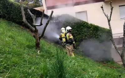 Gaztetxoen txabola bat sua hartuta Berrizen