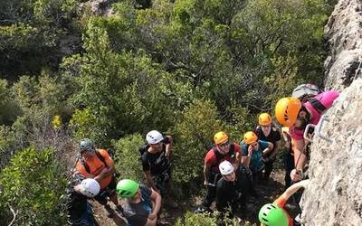 Via Ferrata bat zeharkatzen egon dira Matxinkortako kideak