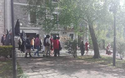 Aspaldiko prozesioa berreskuratu dute Artziniegan
