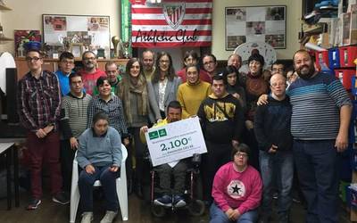 1.200 txahal-pintxo inguru banatuko dituzte Geu Be elkartearen alde
