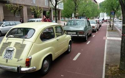 57 auto erakutsi dituzte Herriak antolatutako auto klasikoen kontzentrazioan
