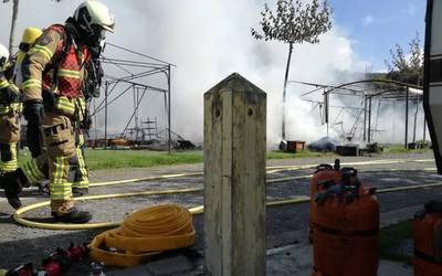 Sute batek sei karabana kiskali ditu Nuvillako kanpinean