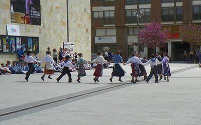 Dantzari txikiak Altsasun bilduko dira igandean