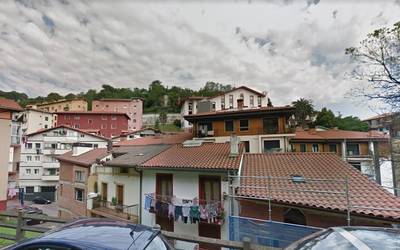San Jose kaleko igogailuaren egitura nagusia jarriko dute datorren astean