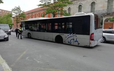 Gasteizko autobus bati gertatutakoa ikertzen ari da Tuvisa