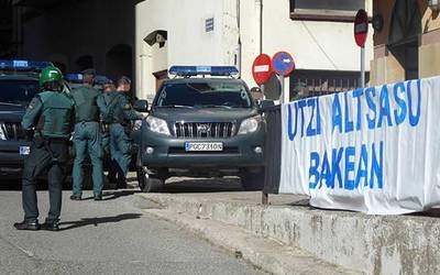 Urtebete da Altsasuko Iñaki Abad, Jon Ander Cob, Aratz Urrizola eta Julen Goikoetxea bigarrenez atxilotu zituztela