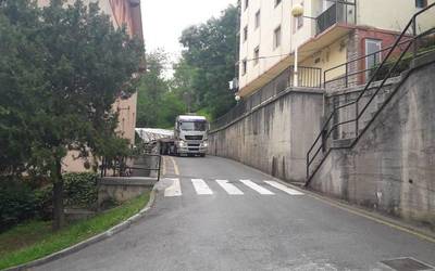 Jarri dute San Jose kaleko igogailuaren pasabidea