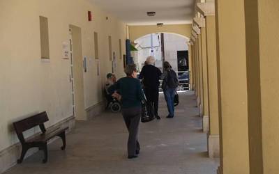 Osasunbidea ez da etxez etxeko galdeketarik egiten ari
