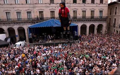 Olatu arrosak eman dio ongietorria Bitorianatxori. Hasi da festa!