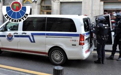 Atxilotu bat Laudion, legez kanpoko migrazioa sustatzea eta dirua zuritzea leporatuta