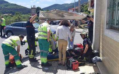 Istripua gertatu da Orozkon, auto baten eta motor baten artean