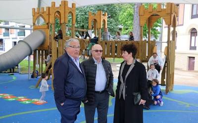 Udalak umeentzako jolasgune estalia inauguratu du