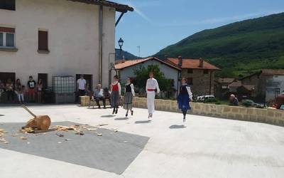 Dona Maria kalean egindako lanak mustuta