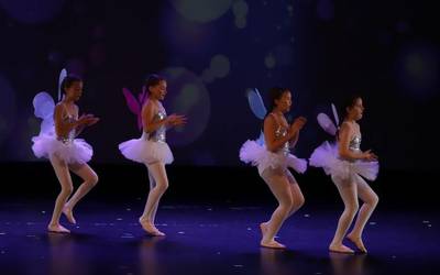 Ikasturte amaierako ikuskizuna eskaini dute Arrasate musikaleko ballet taldekoek