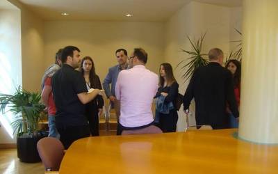 Udal aurrekontuez alkate ohiarekin