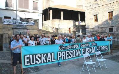 Euskal presoengatik plazan