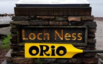 Loch Ness arraunean zeharkatzeko behar den denbora hobetu nahi dute traineruarekin