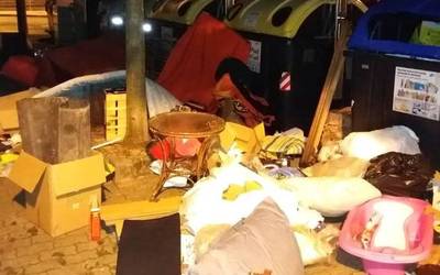 Etxeko hondakin handiak egun zehatzetan soilik atera behar direla gogorarazi du Udal Elkarteak