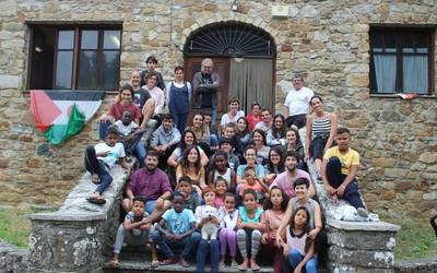 Axpeko aterpetxean dauden 15 ume sahararrek azken egonaldia izango dute aurtengoa Euskal Herrian