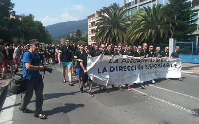 Mobilizazio jendetsuak egin dituzte Tubacexen jazotako lan-heriotza salatzeko