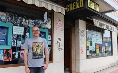 “Bideo-jokoekin eta telesailekin saiatu ginen, baina plataformen aurrean ez dugu beste aukerarik izan”