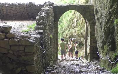 Lan arkeologikoen aurkezpena egin zuten San Adrian Leizarrate igarobidean