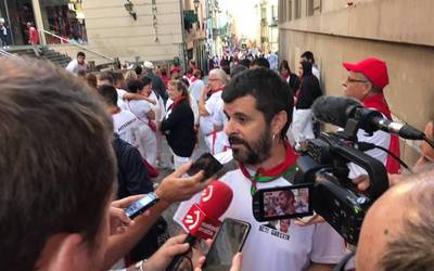 Ibai Ripodas: "Zezenak inguruan genituela oldartu zitzaizkigun udaltzainak"