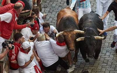 Taldean hasieran, binaka gero: entzierrorik luzeena izan da Victoriano del Rioko zezenena